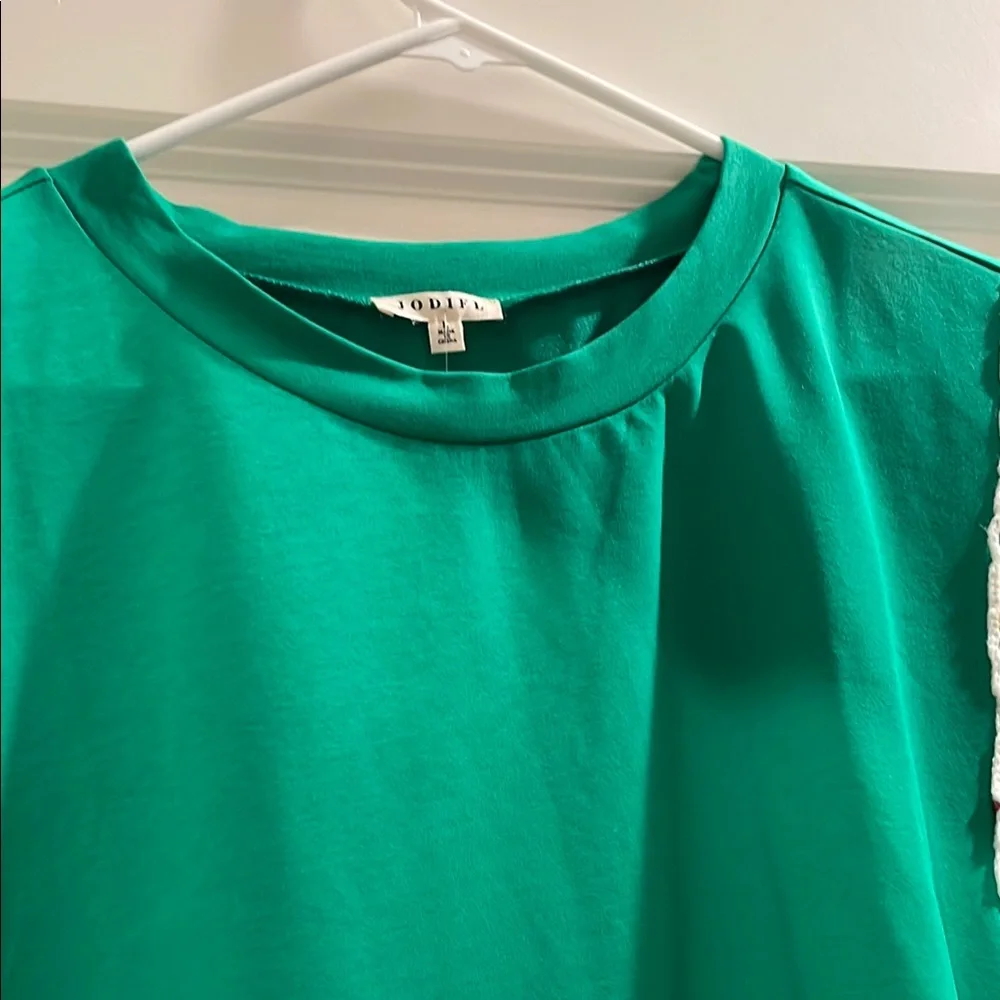 JODIFL Green Blouse with Elegant Design - Picture 3 of 4